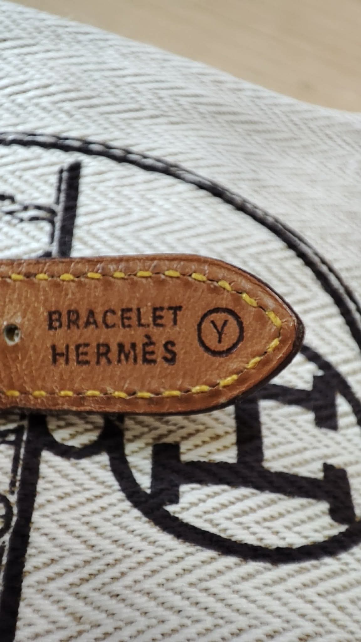 Hermes Vintage Gold Plated Medor Watch Epsom Yellow Stamp Y Circle 1995