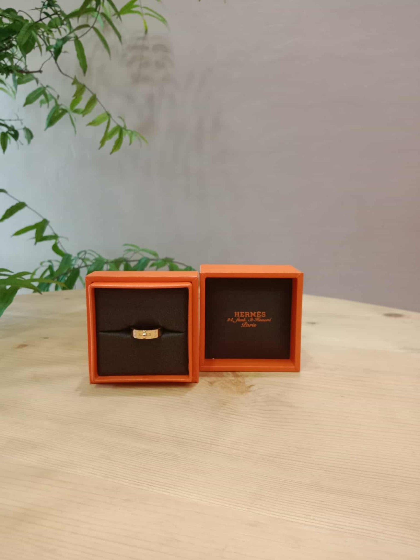 Hermes Kelly Ring in 18K Rose Gold Pave-Set Diamonds on the Clasp Motif