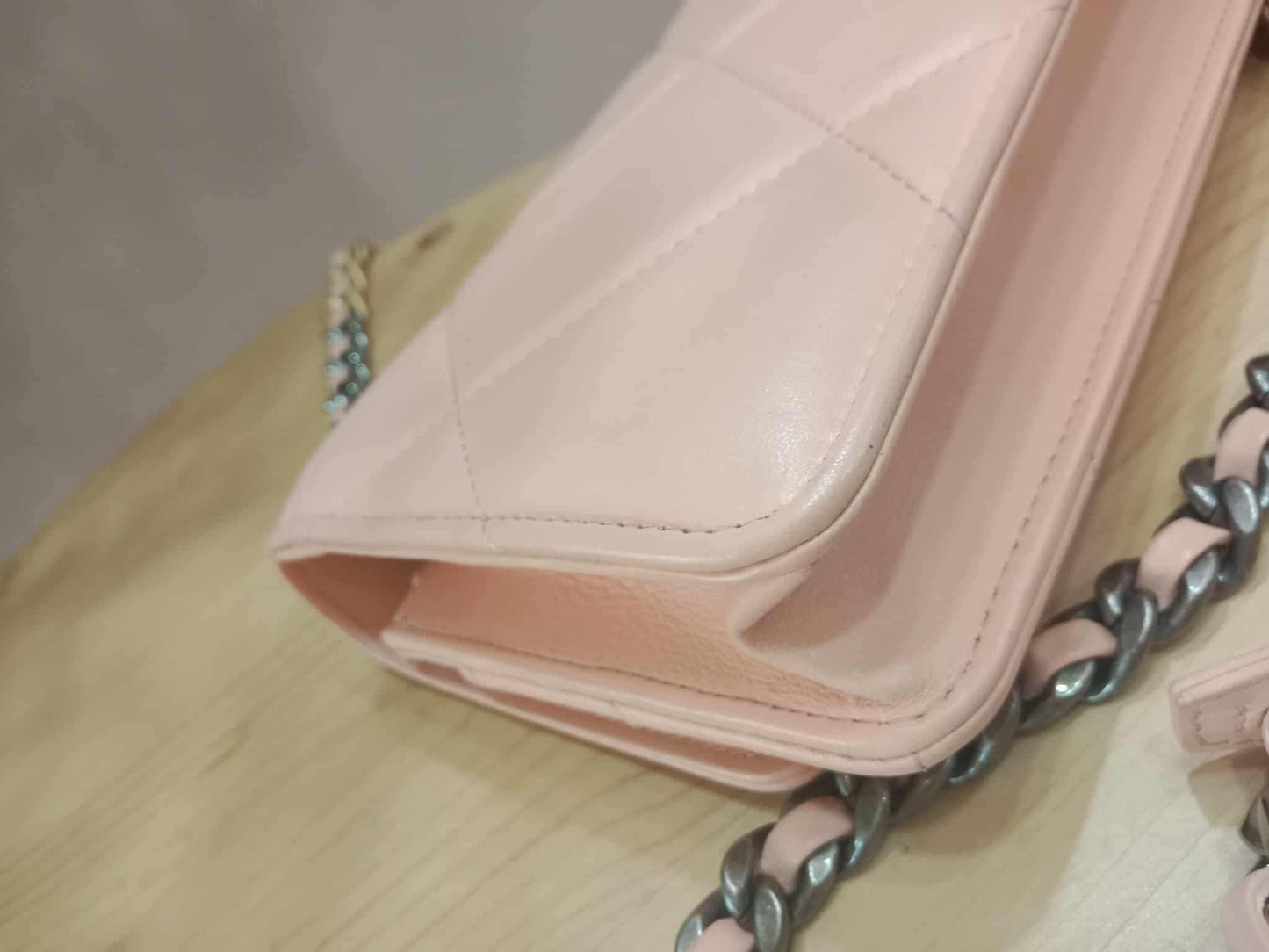 Chanel 19 Wallet on Chain Peach in Quilted Lambskin Microchipped
