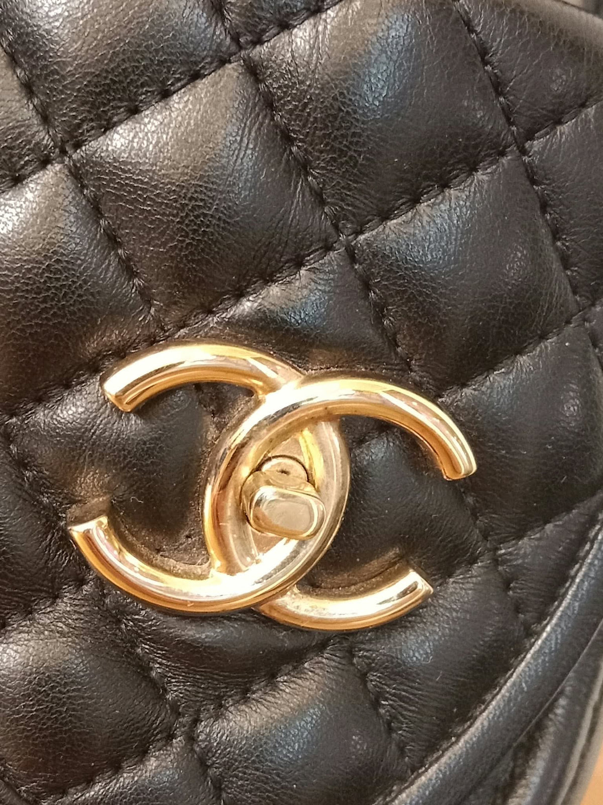 Chanel Quilted Lambskin CC Turn-Lock Loafers Black Size 37 Fullset