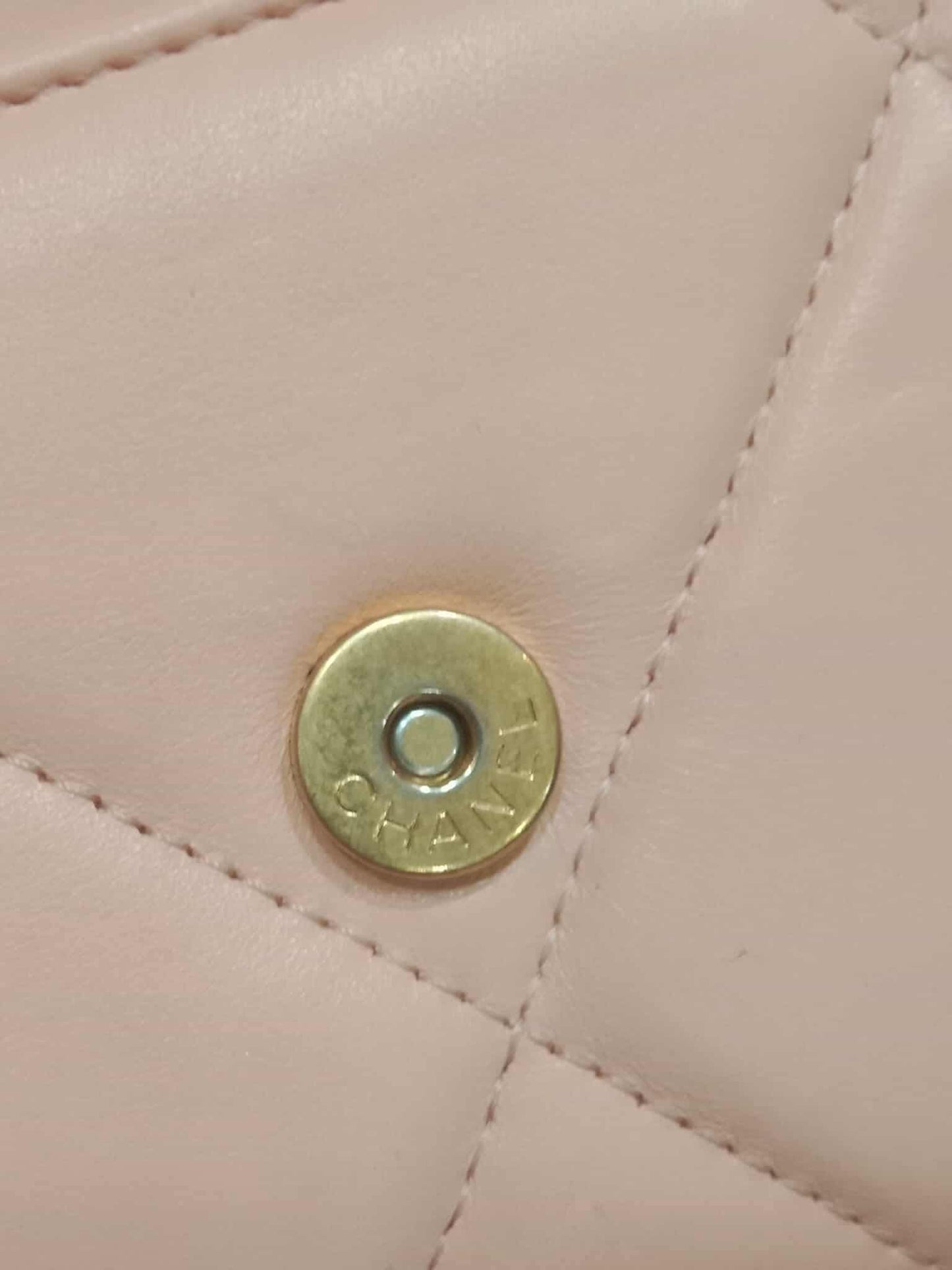 Chanel 19 Wallet on Chain Peach in Quilted Lambskin Microchipped