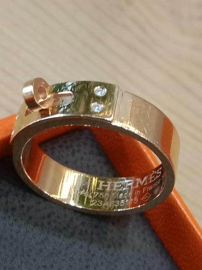 Hermes Kelly Ring in 18K Rose Gold Pave-Set Diamonds on the Clasp Motif