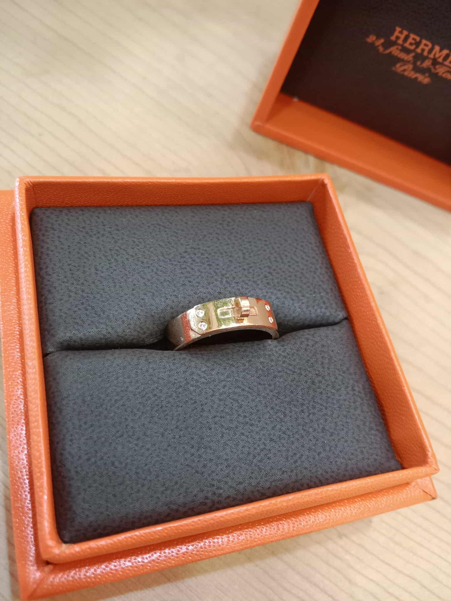 Hermes Kelly Ring in 18K Rose Gold Pave-Set Diamonds on the Clasp Motif