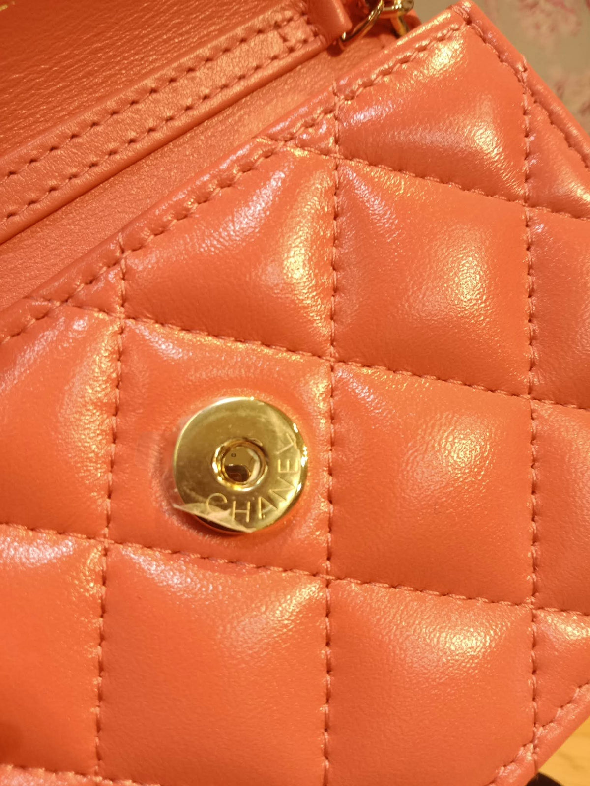 Chanel VIC Gift Quilted Mini Wallet on Chain in Pink/Coral Apricot MIcrochipped