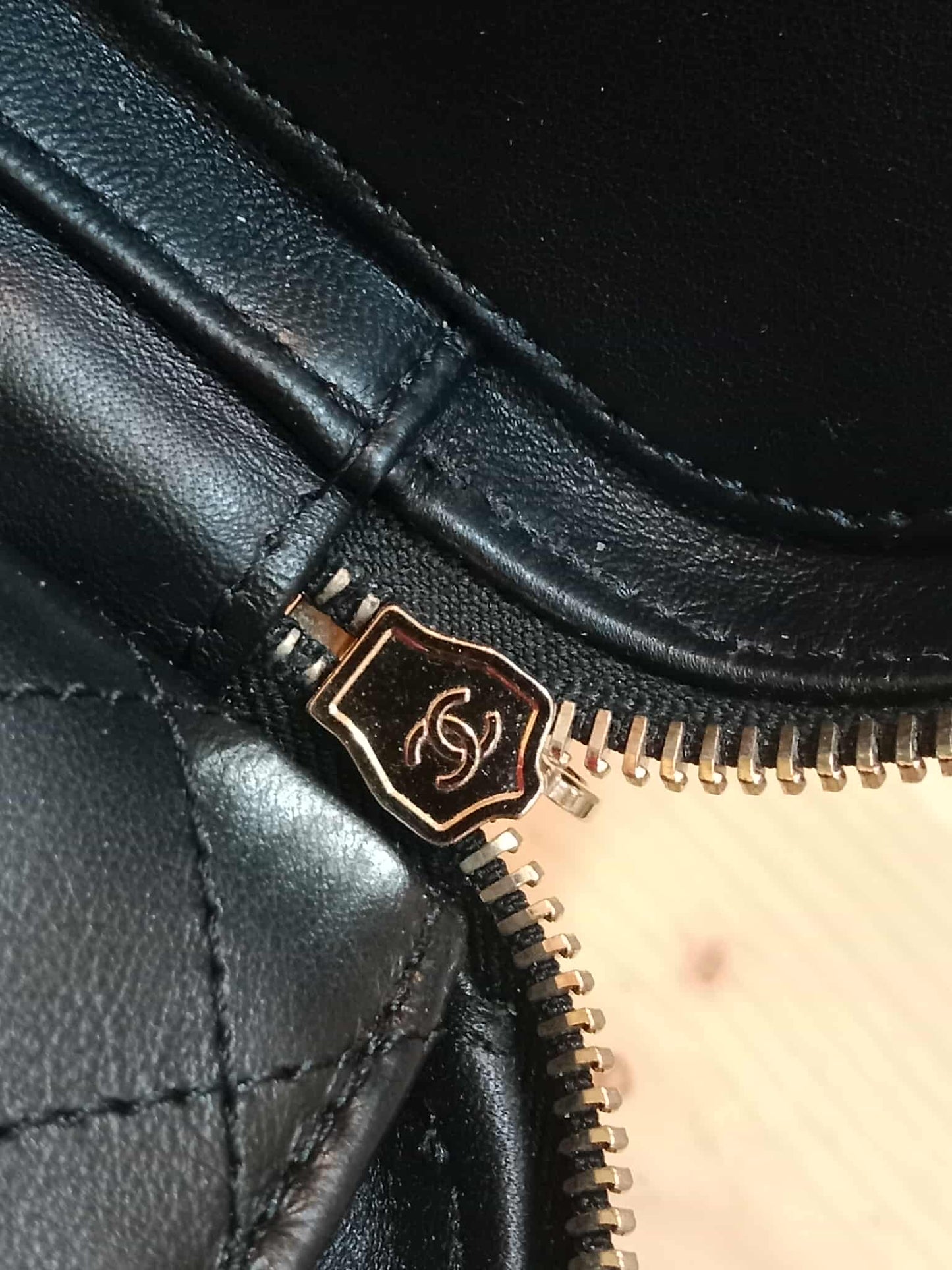 Chanel CC Filigree Vanity Case Caviar Black Large Series 29