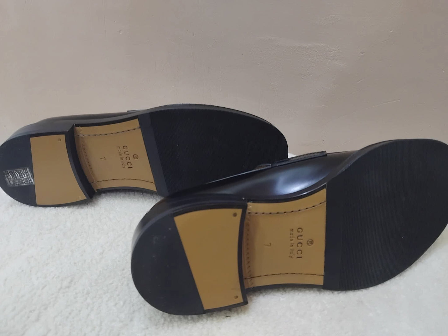 Gucci Men's Black Leather Loafers Size 7