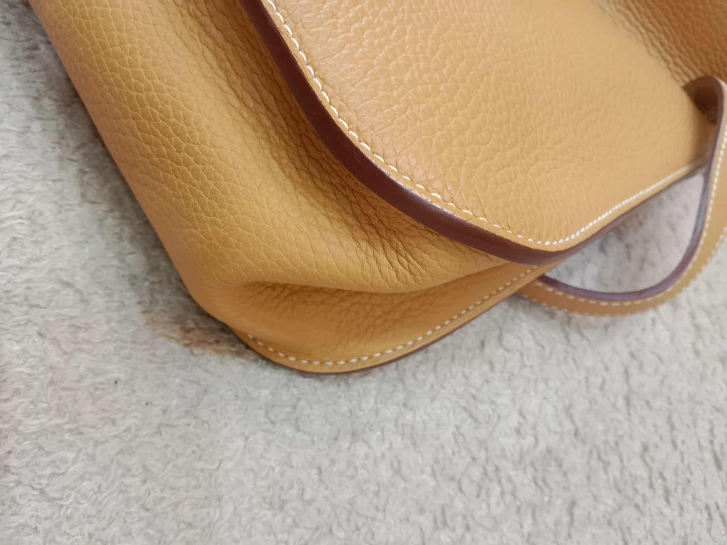 Hermes Halzan 31 Jaune Ambre Clemence Stamp R Square 2014