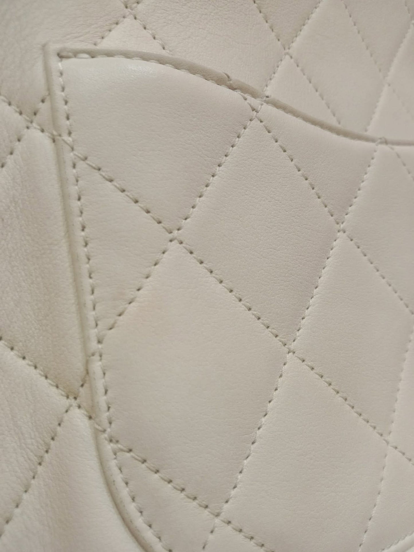 Chanel 21S Hobo Bag Qulted Lambskin White Series 31