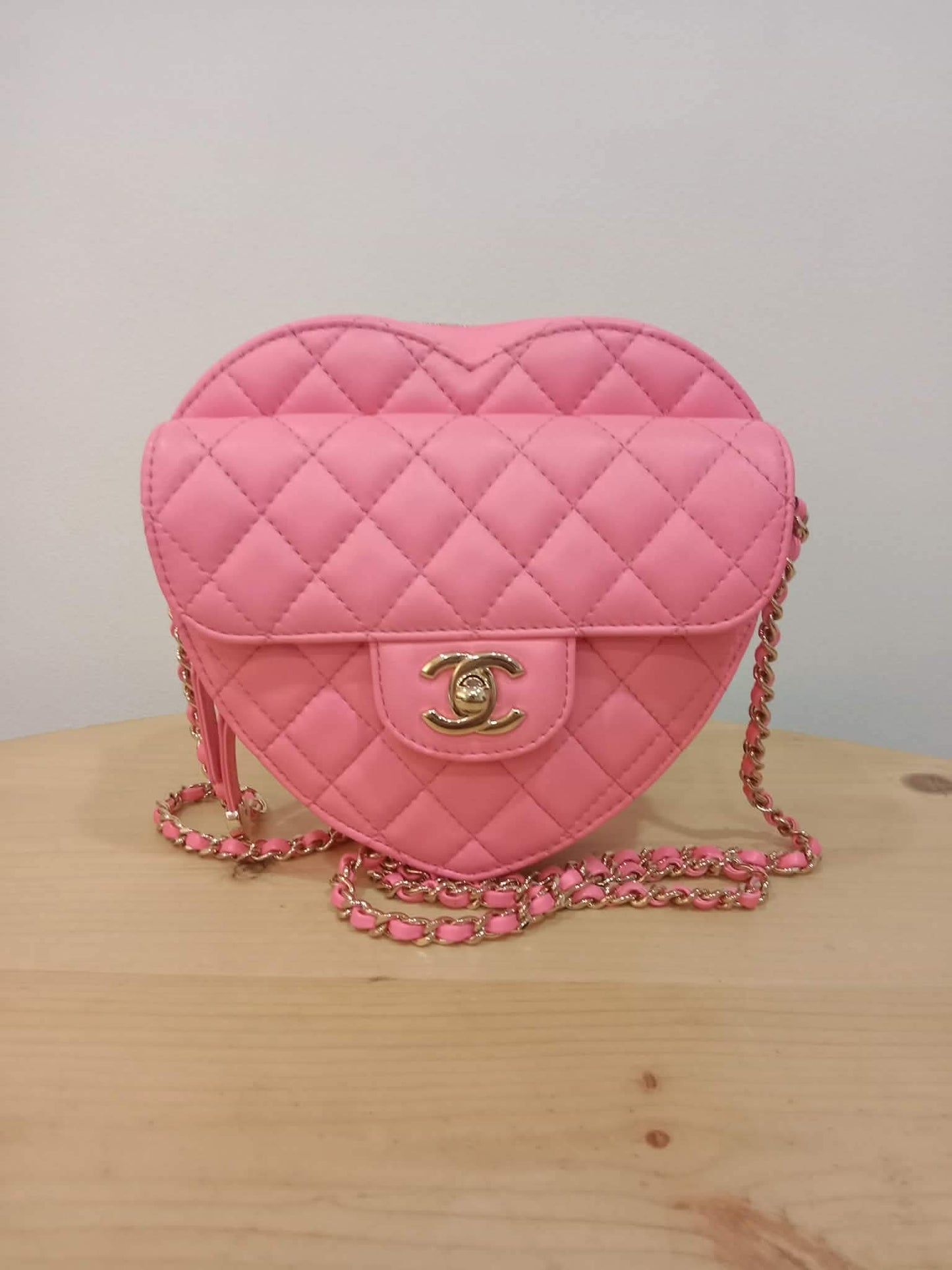 Chanel CC in Love Heart Bag Lambskin Pink Microchipped