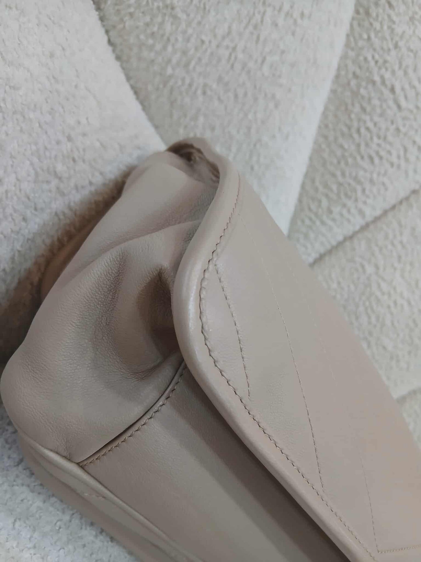 Saint Laurent Niki Leather Beige Bag