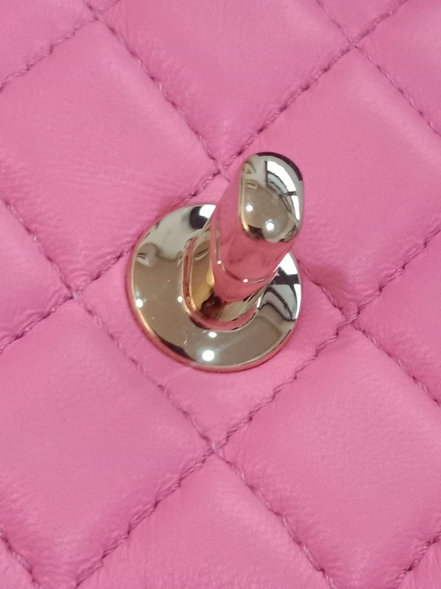 Chanel CC in Love Heart Bag Lambskin Pink Microchipped