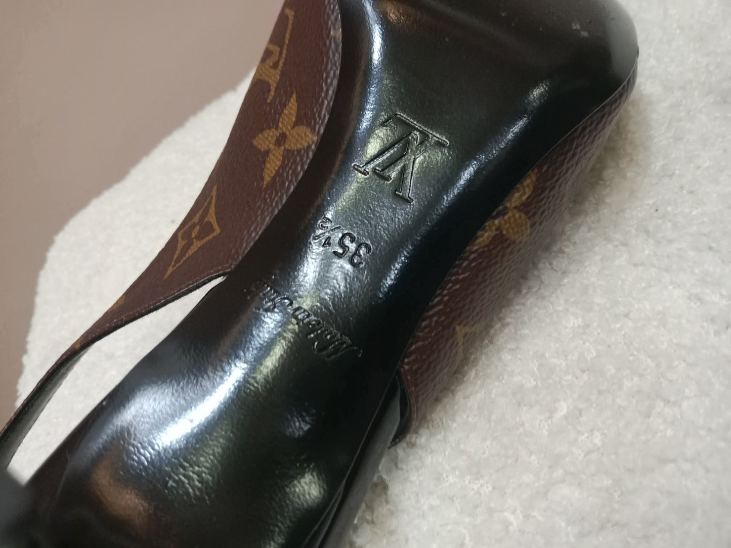 Louis Vuitton Archlight Slingback Pumps Toe Cap Patent Black Monogram Canvas Size 35.5