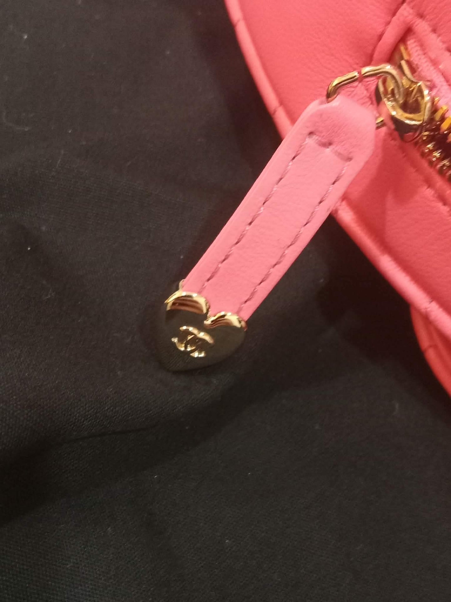 Chanel CC in Love Heart Bag Lambskin Pink Microchipped