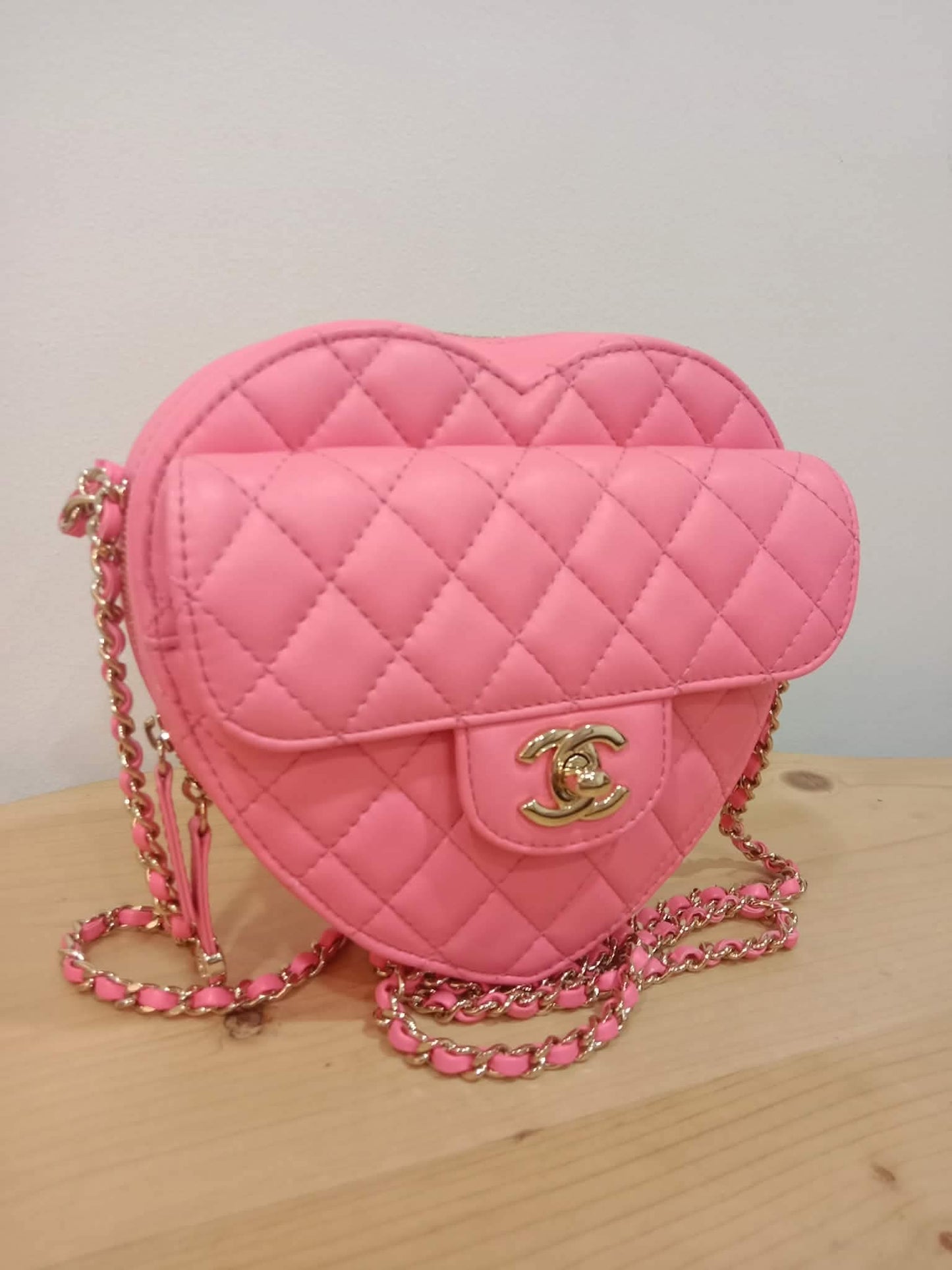 Chanel CC in Love Heart Bag Lambskin Pink Microchipped