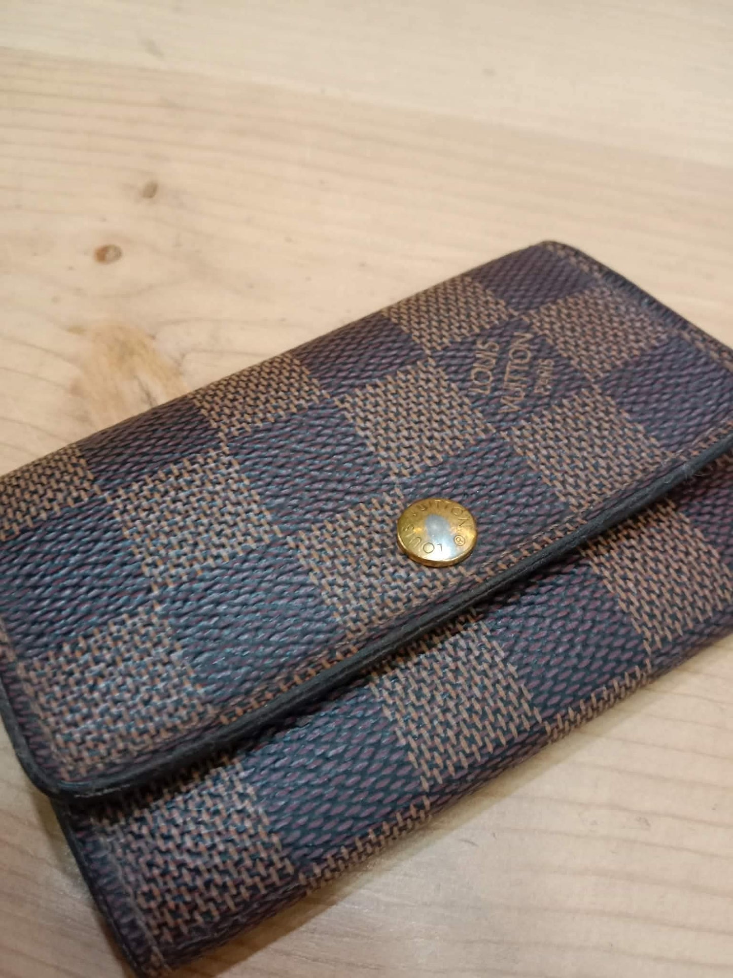 Louis Vuitton 6 Slots Keyholder Damier Ebene