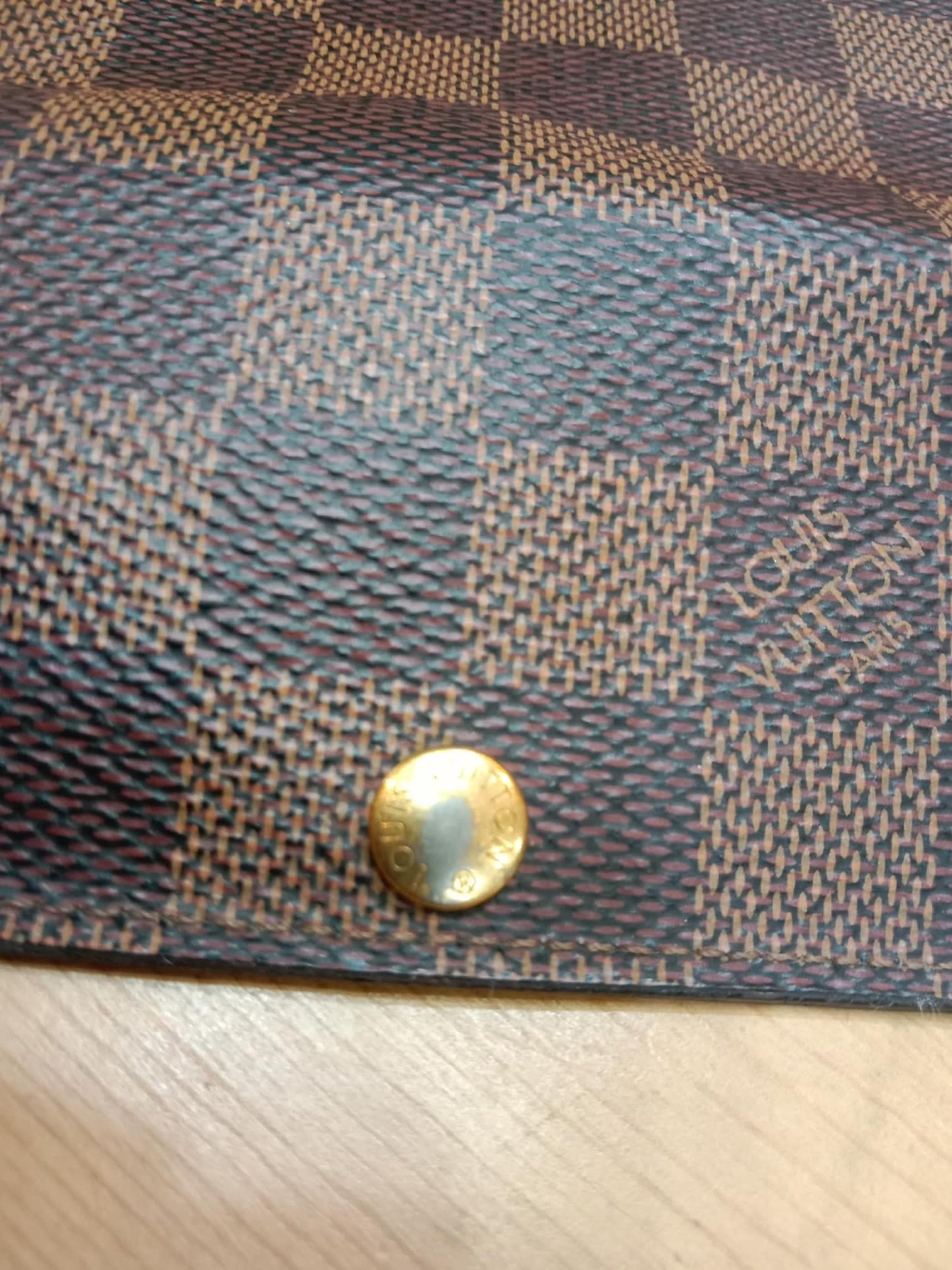 Louis Vuitton 6 Slots Keyholder Damier Ebene