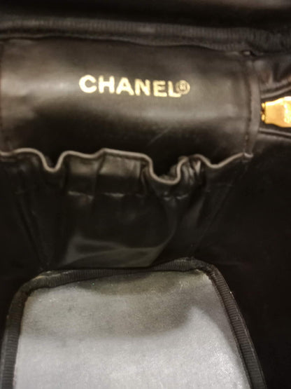 Chanel Vanity Caviar Black Series 4
