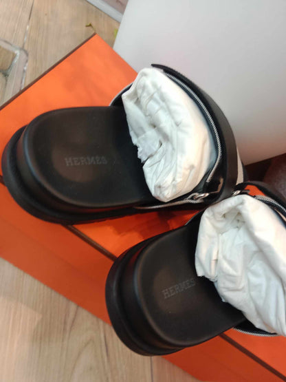 Hermes Chypre Noir/White Canvas Size 41