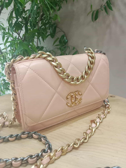 Chanel 19 Wallet on Chain Peach in Quilted Lambskin Microchipped