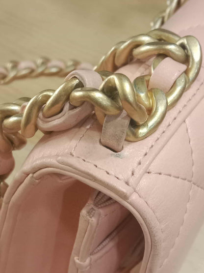 Chanel 19 Wallet on Chain Peach in Quilted Lambskin Microchipped