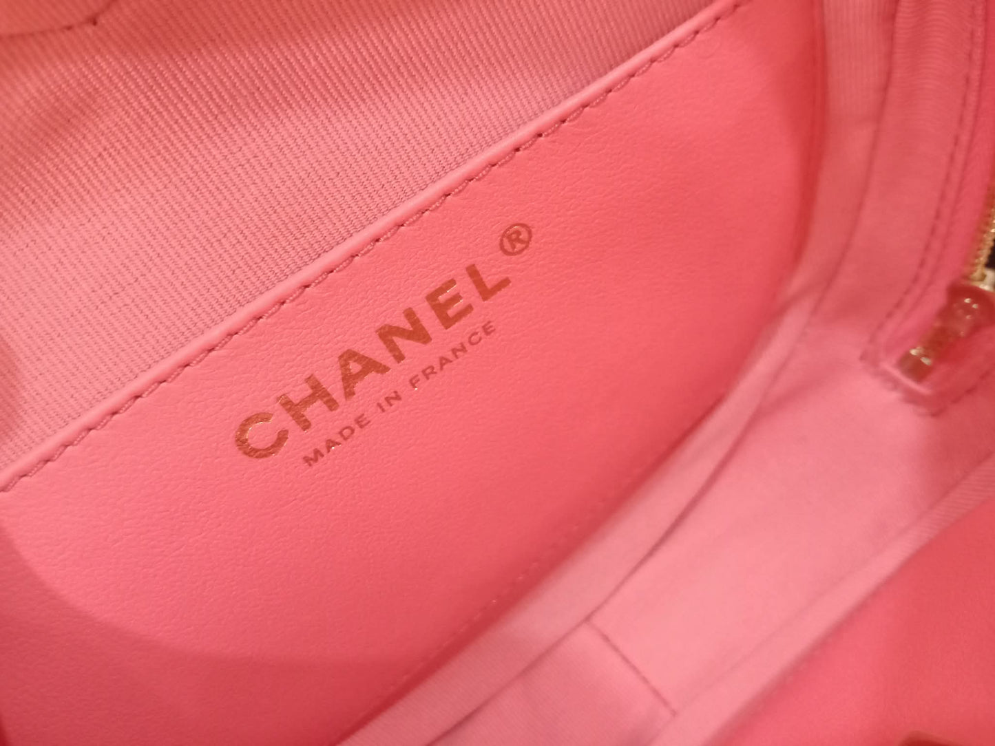 Chanel CC in Love Heart Bag Lambskin Pink Microchipped