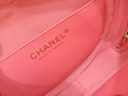 Chanel CC in Love Heart Bag Lambskin Pink Microchipped
