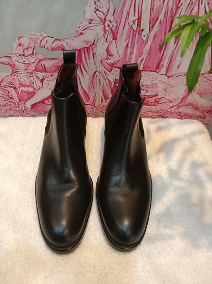 Chelsea Ankle Boots Black Size 23.5