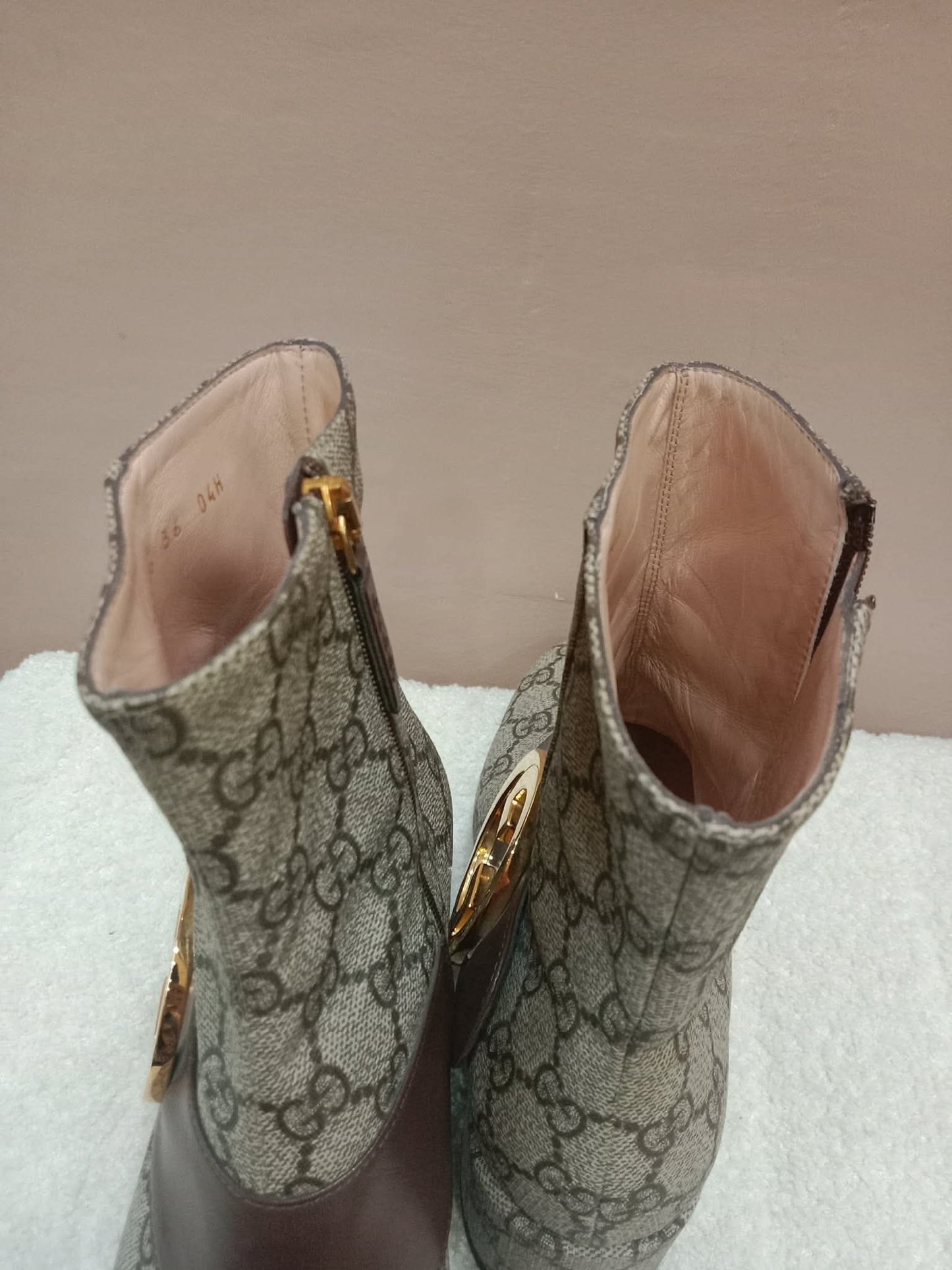 Gucci Blondie GG Supreme ankle Boots GG Medallion Size 26