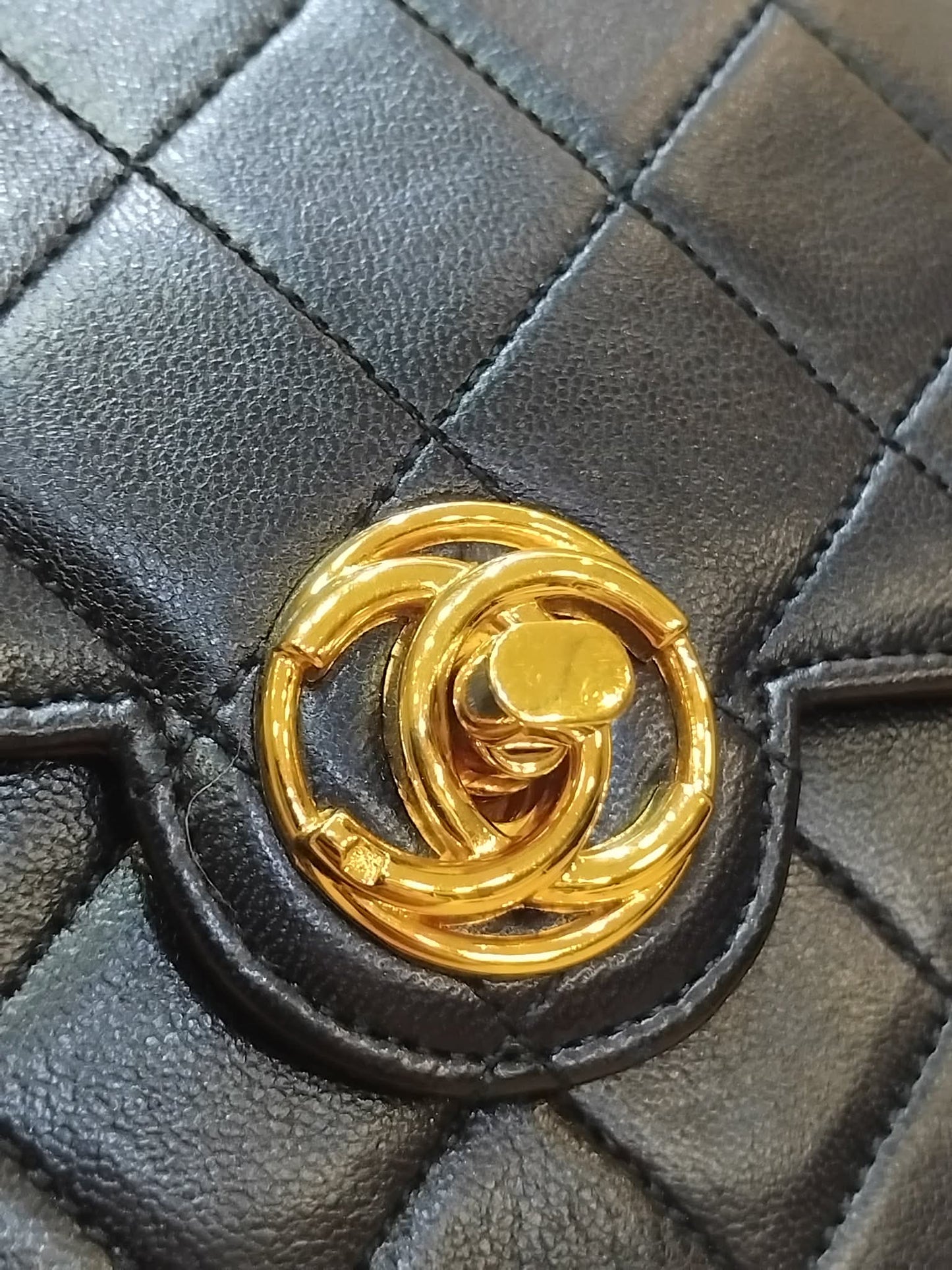 Chanel Circle Lock Flap Vintage CC Lambskin Black Series 1