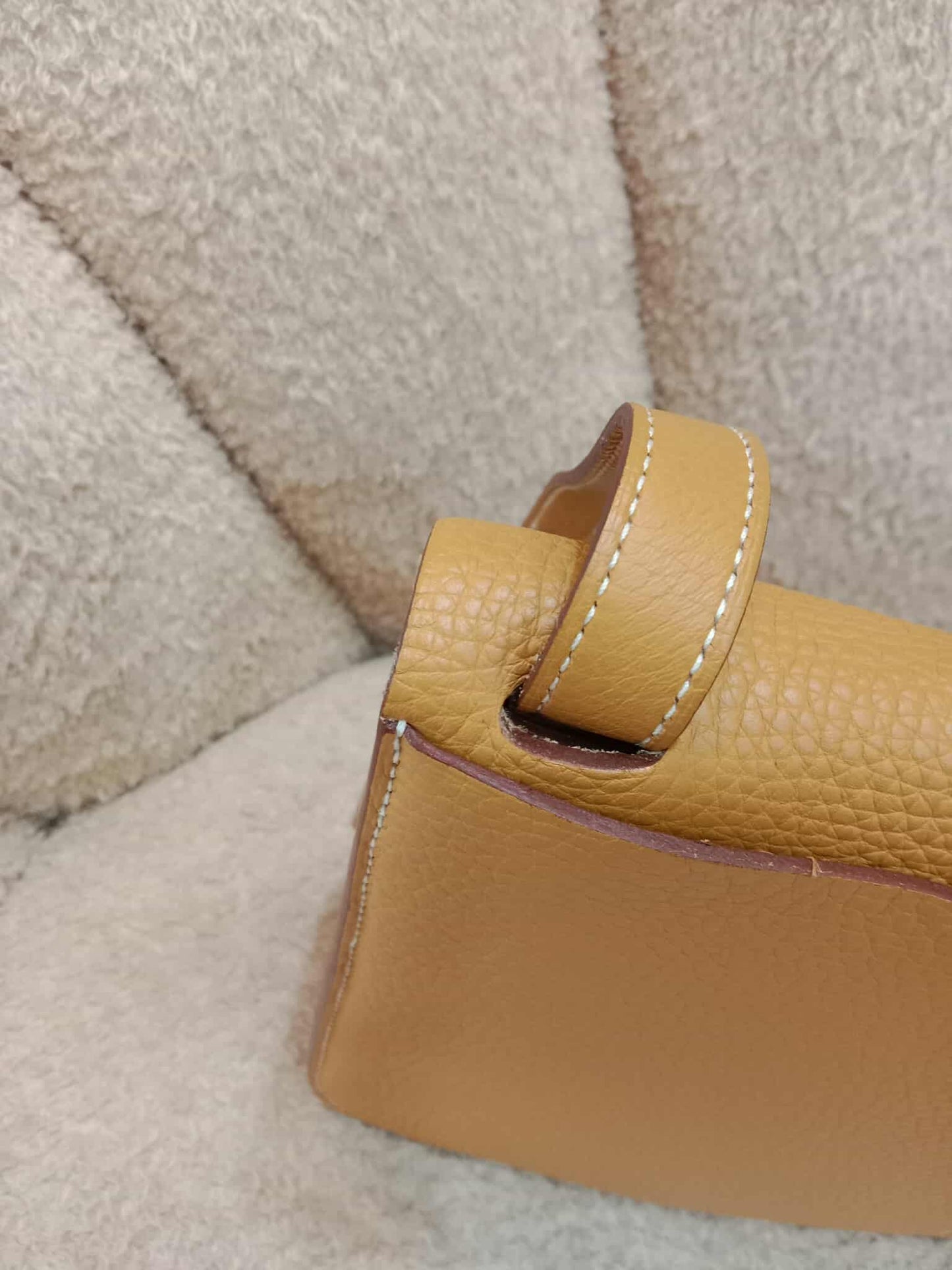 Hermes Halzan 31 Jaune Ambre Clemence Stamp R Square 2014