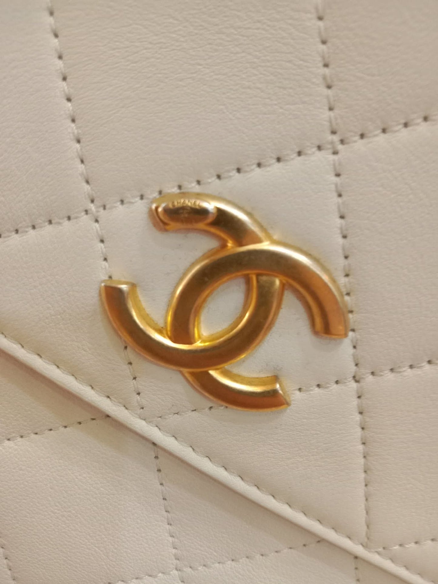 Chanel 21S Hobo Bag Qulted Lambskin White Series 31