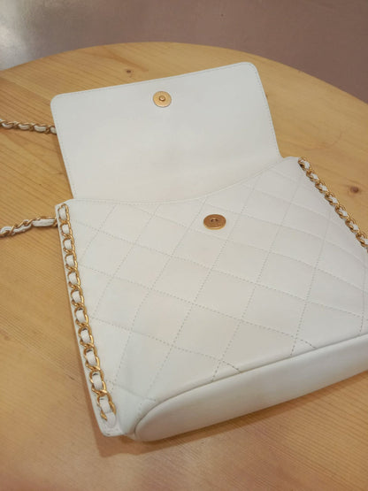 Chanel 21S Hobo Bag Qulted Lambskin White Series 31