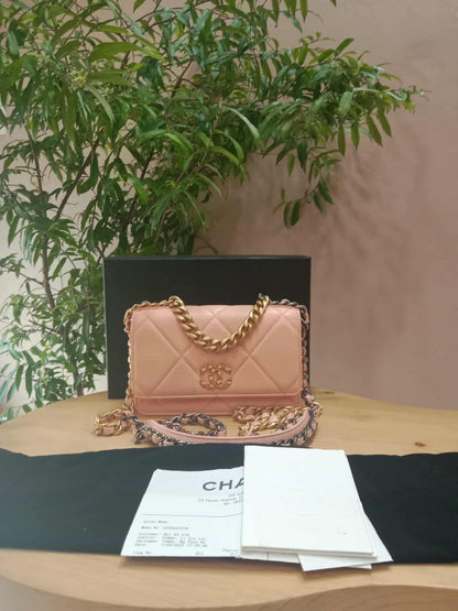 Chanel 19 Wallet on Chain Peach in Quilted Lambskin Microchipped