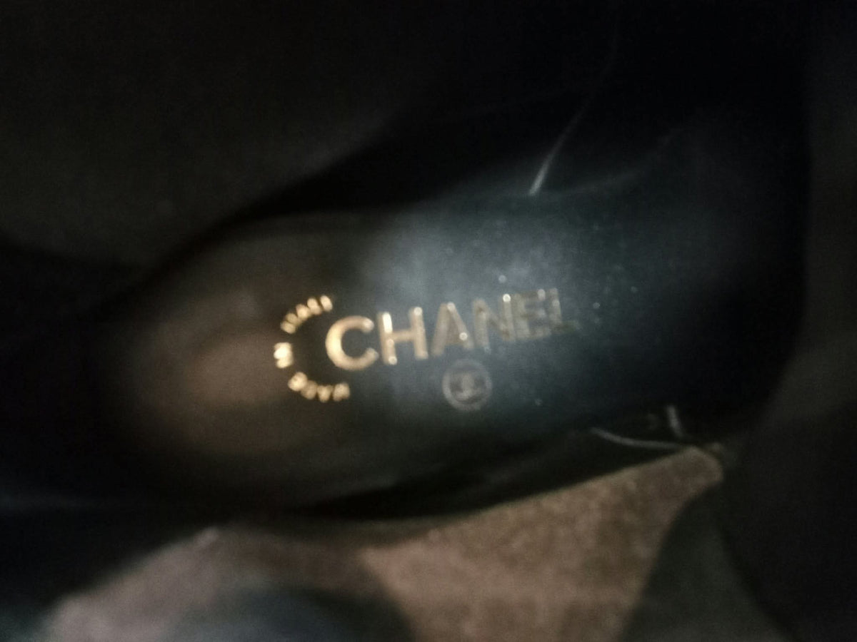 Chanel Calfskin Patent Cap Toe Short Boots Pre-Fall 2019 Collection Size 37.5