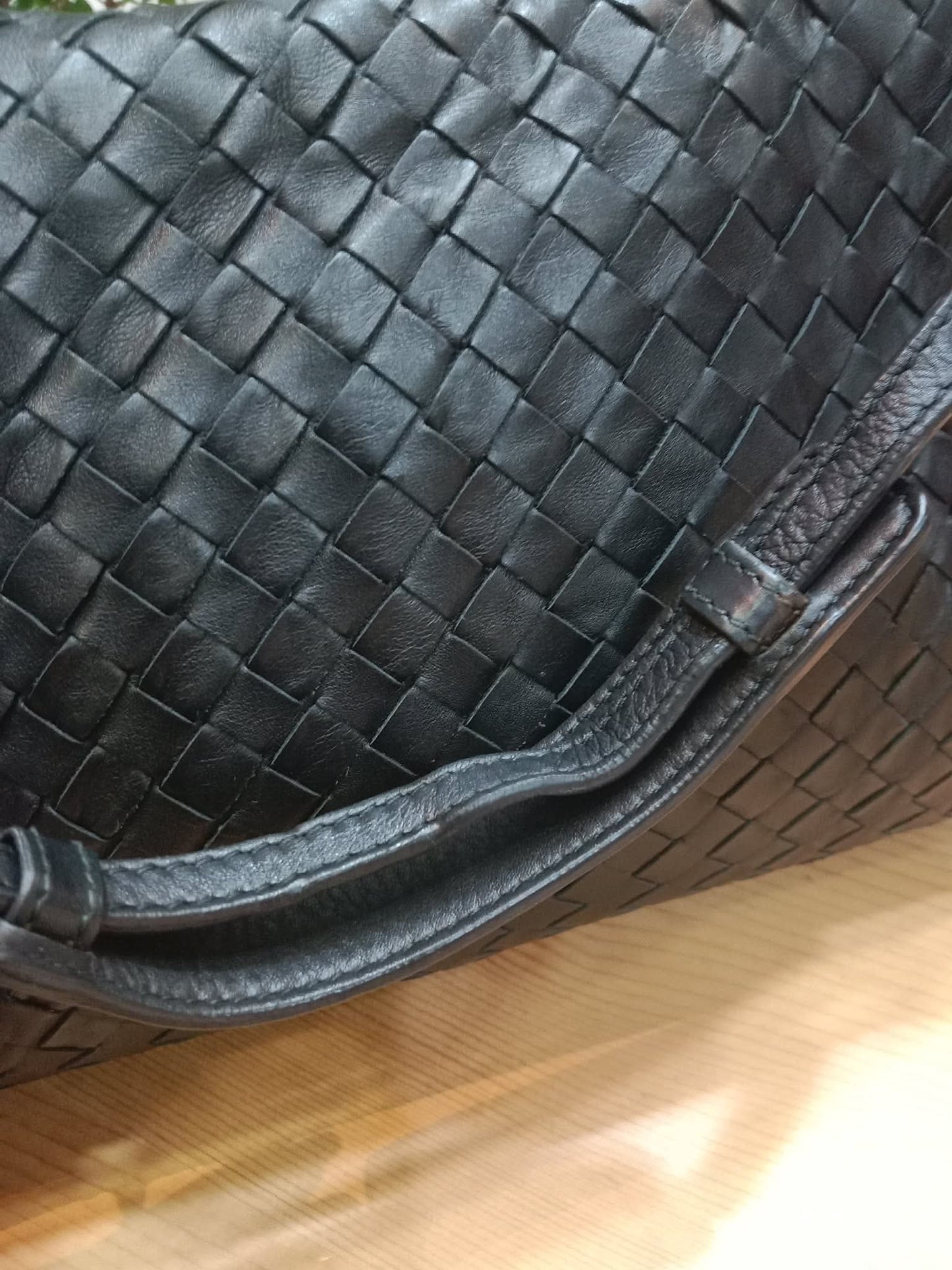 Bottega Veneta Intrecciato Messenger Bag Black
