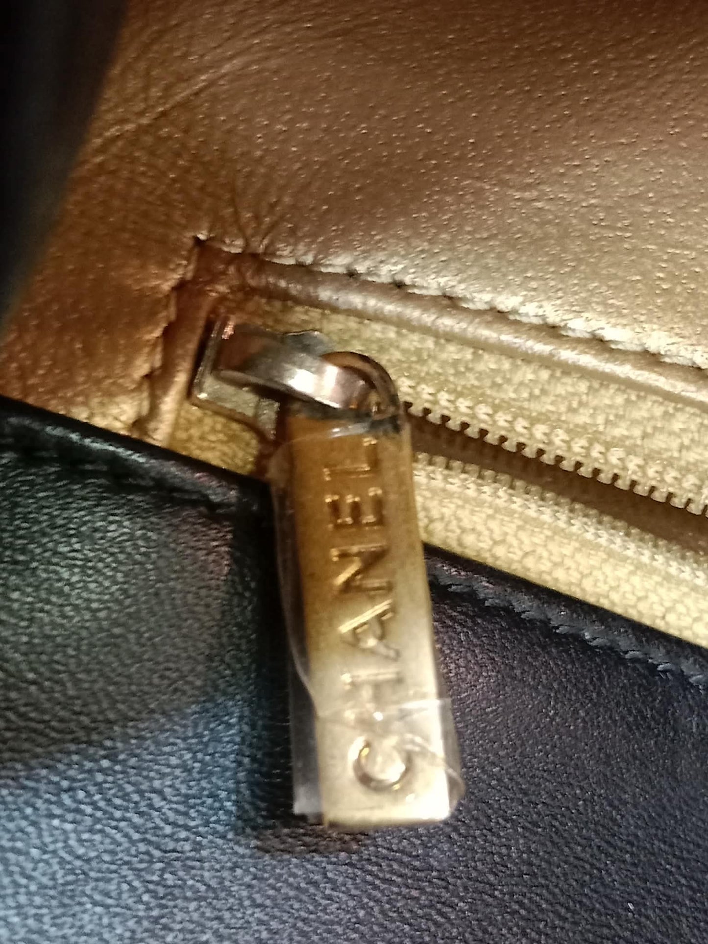 Chanel CC Crossing Leather Chain Shoulder Bag Lambskin Series 23