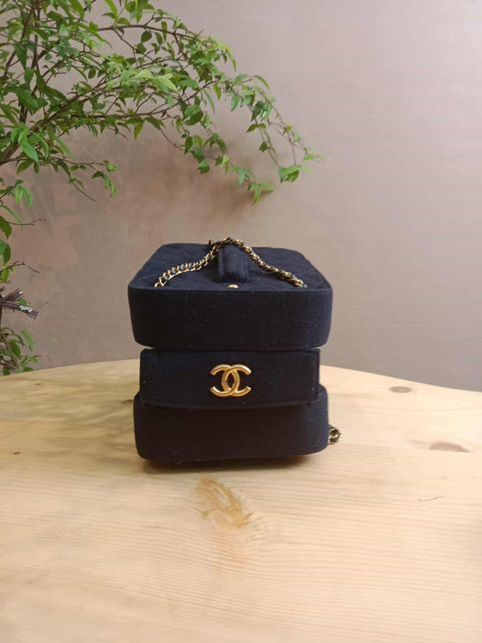 Chanel Paris-Hamburg Accordion Quilted Navy Blue Wool Aged Crossbody Runway Bag Series 25