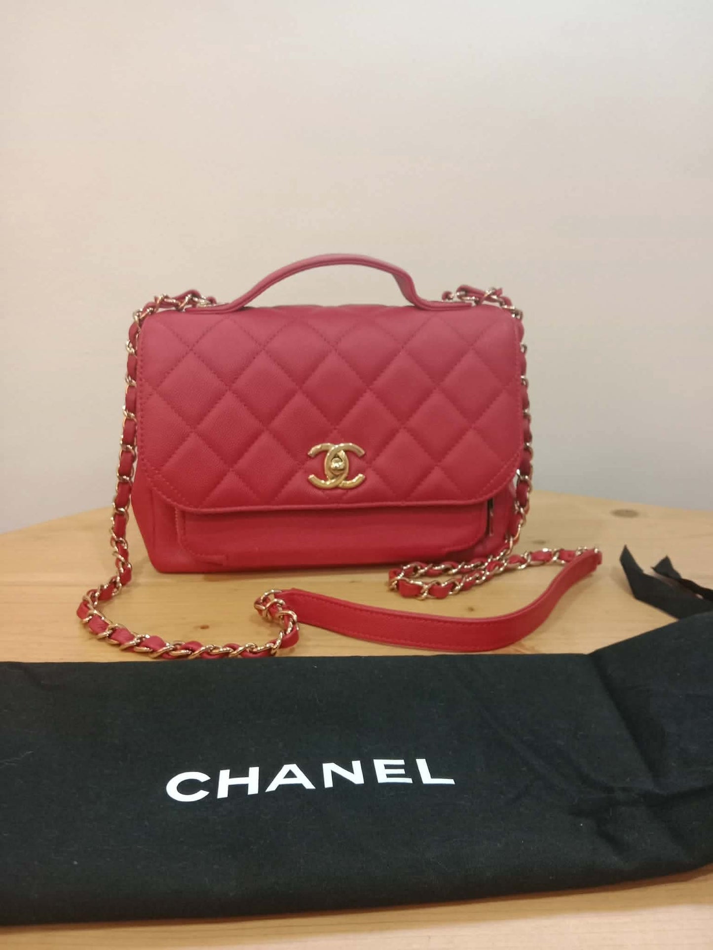 Chanel Business Affinity Red Medium Series 28