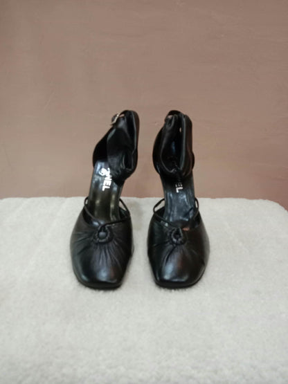 Chanel Black Leather Heels Knotted Toe Design and Draped Ankle Cuff Black Size 38