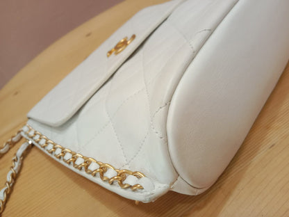 Chanel 21S Hobo Bag Qulted Lambskin White Series 31