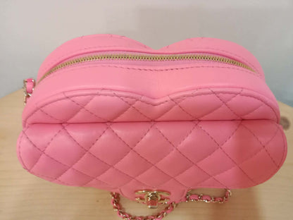 Chanel CC in Love Heart Bag Lambskin Pink Microchipped