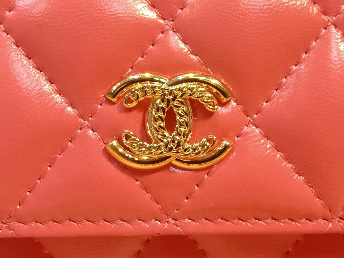 Chanel VIC Gift Quilted Mini Wallet on Chain in Pink/Coral Apricot MIcrochipped