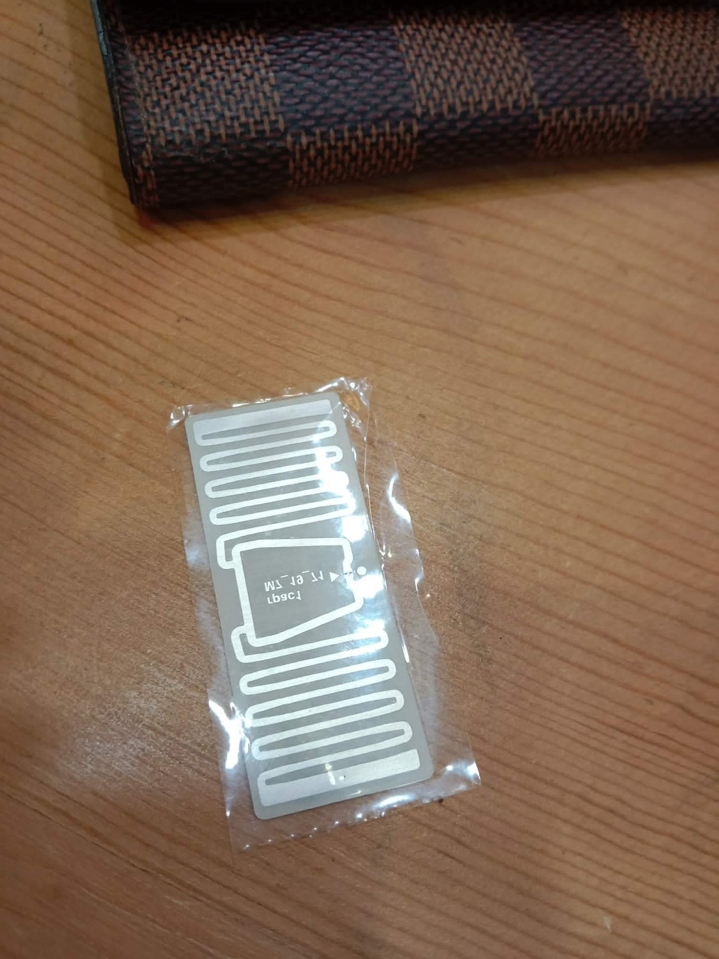 Louis Vuitton 6 Slots Keyholder Damier Ebene