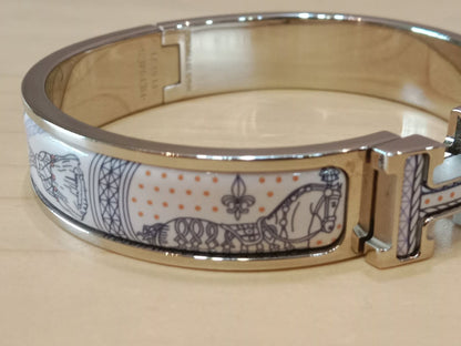 Hermes Clic H Bracelet in the "Grand Apparat Remix" Pattern White Enamel Printed Band Palladium-Plated Hardware GM Size