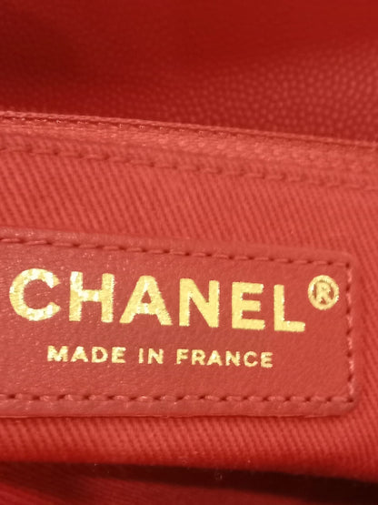 Chanel Business Affinity Red Medium Series 28