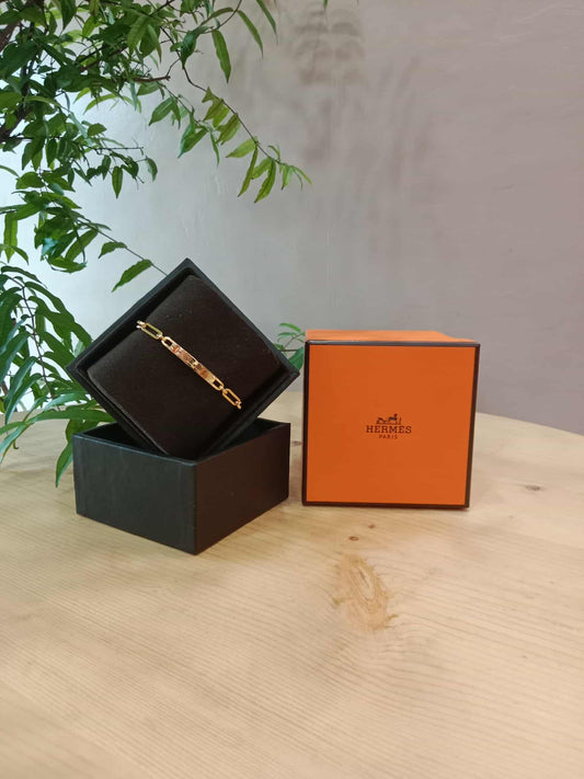 Hermes Kelly Chaine Bracelet in 18K Yellow Gold with Diamonds