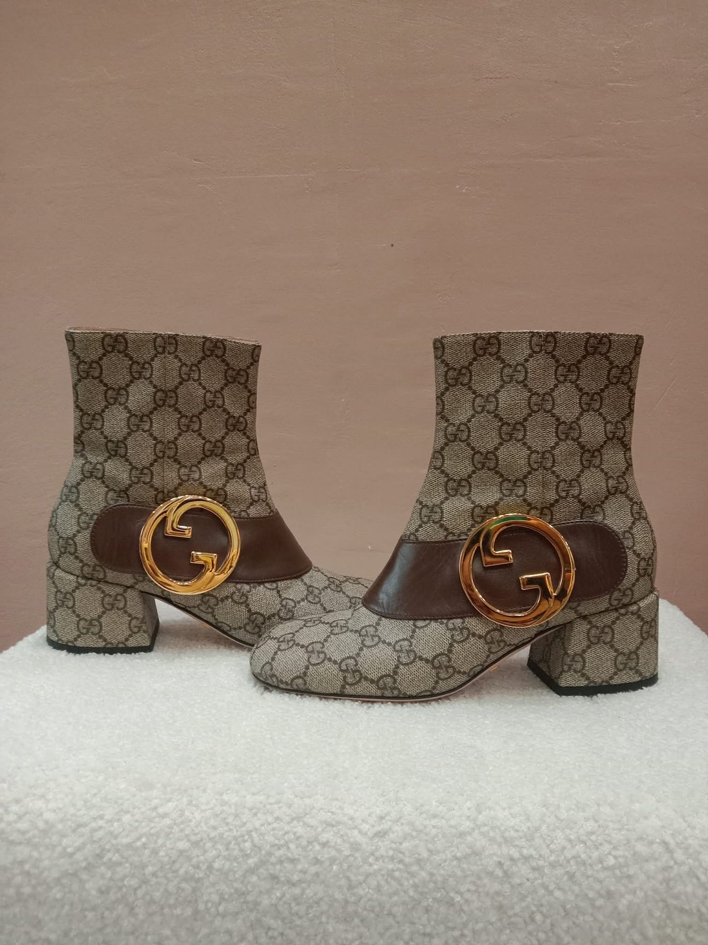Gucci Blondie GG Supreme ankle Boots GG Medallion Size 26