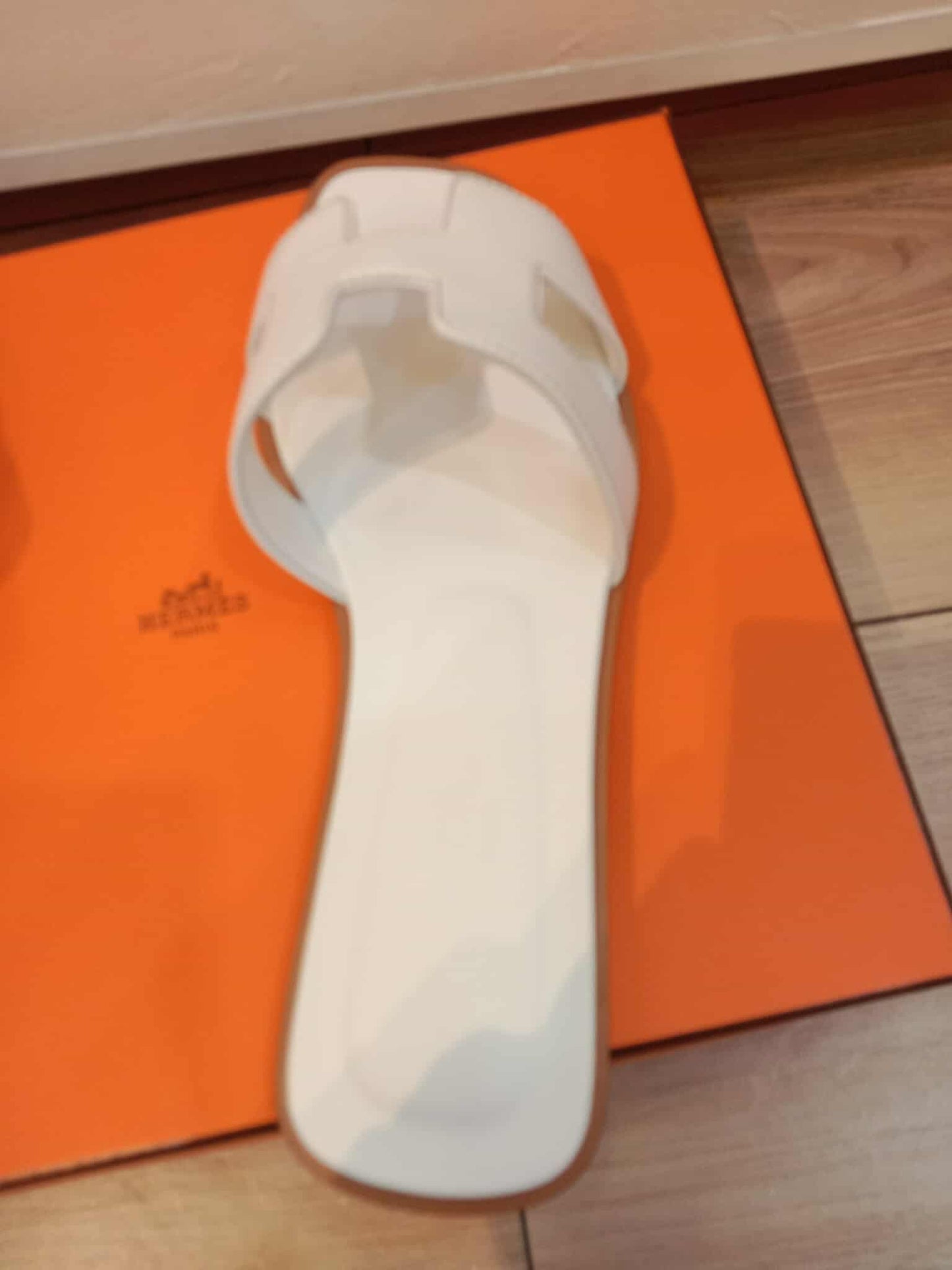 Hermes Oran Blanc Size 37