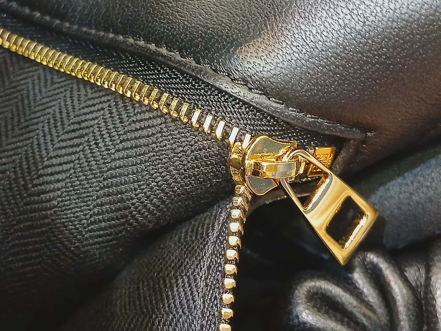 Loewe Squeeze Bag Large Black