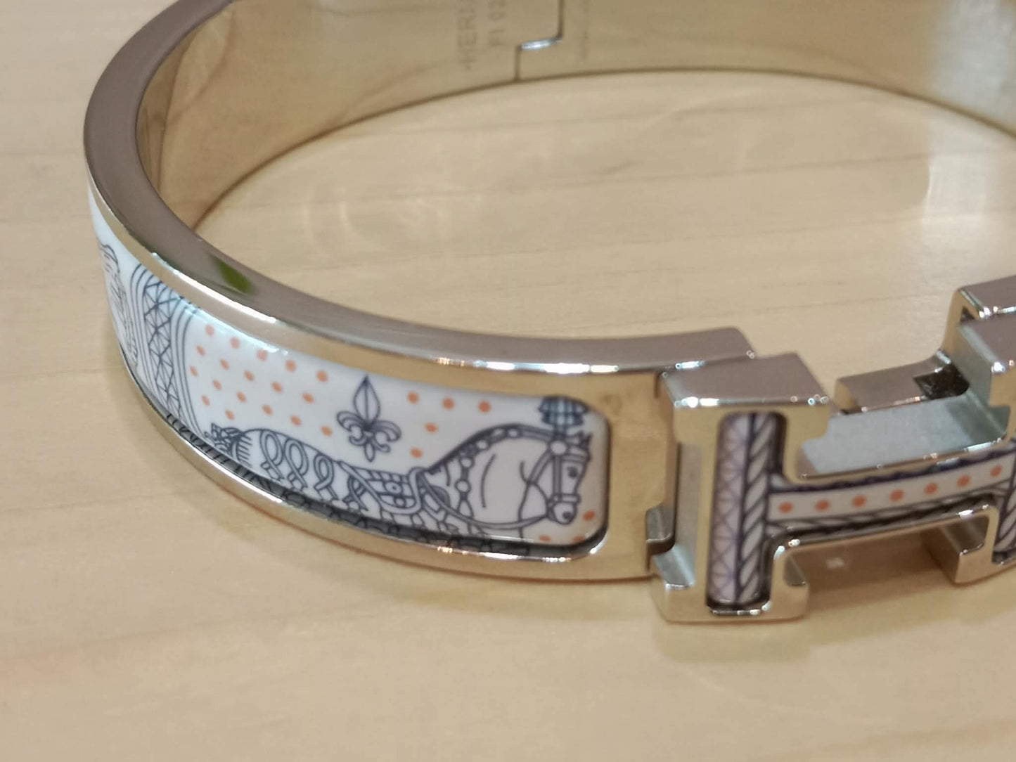 Hermes Clic H Bracelet in the "Grand Apparat Remix" Pattern White Enamel Printed Band Palladium-Plated Hardware GM Size